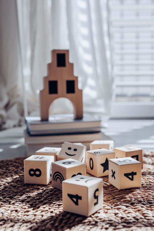 Play + Math Blocks, Black - Why and Whale