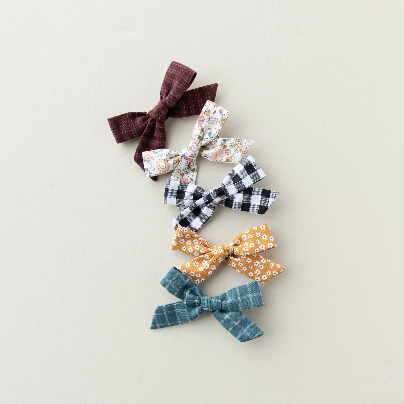 Raisin | Hand-tied Bow