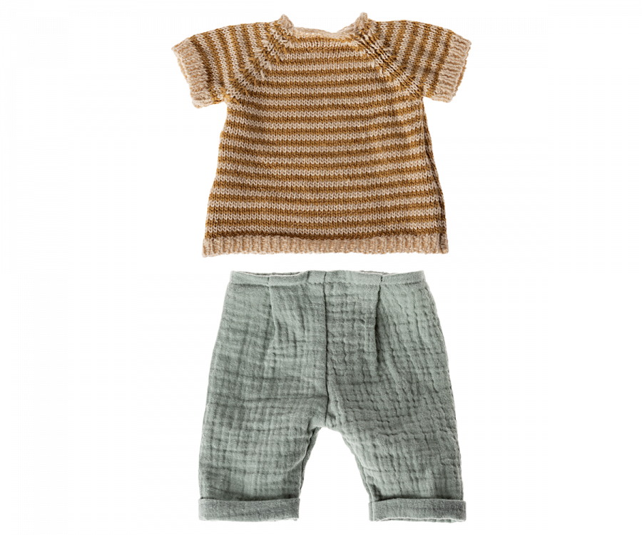 Rabbit size 3, Classic - Knitted shirt and pants