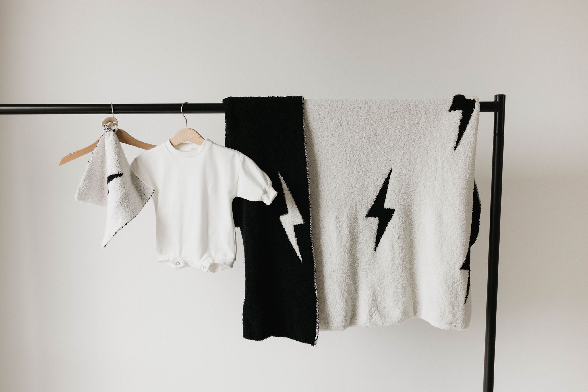 Black & White Lightning Bolt | Plush Blanket