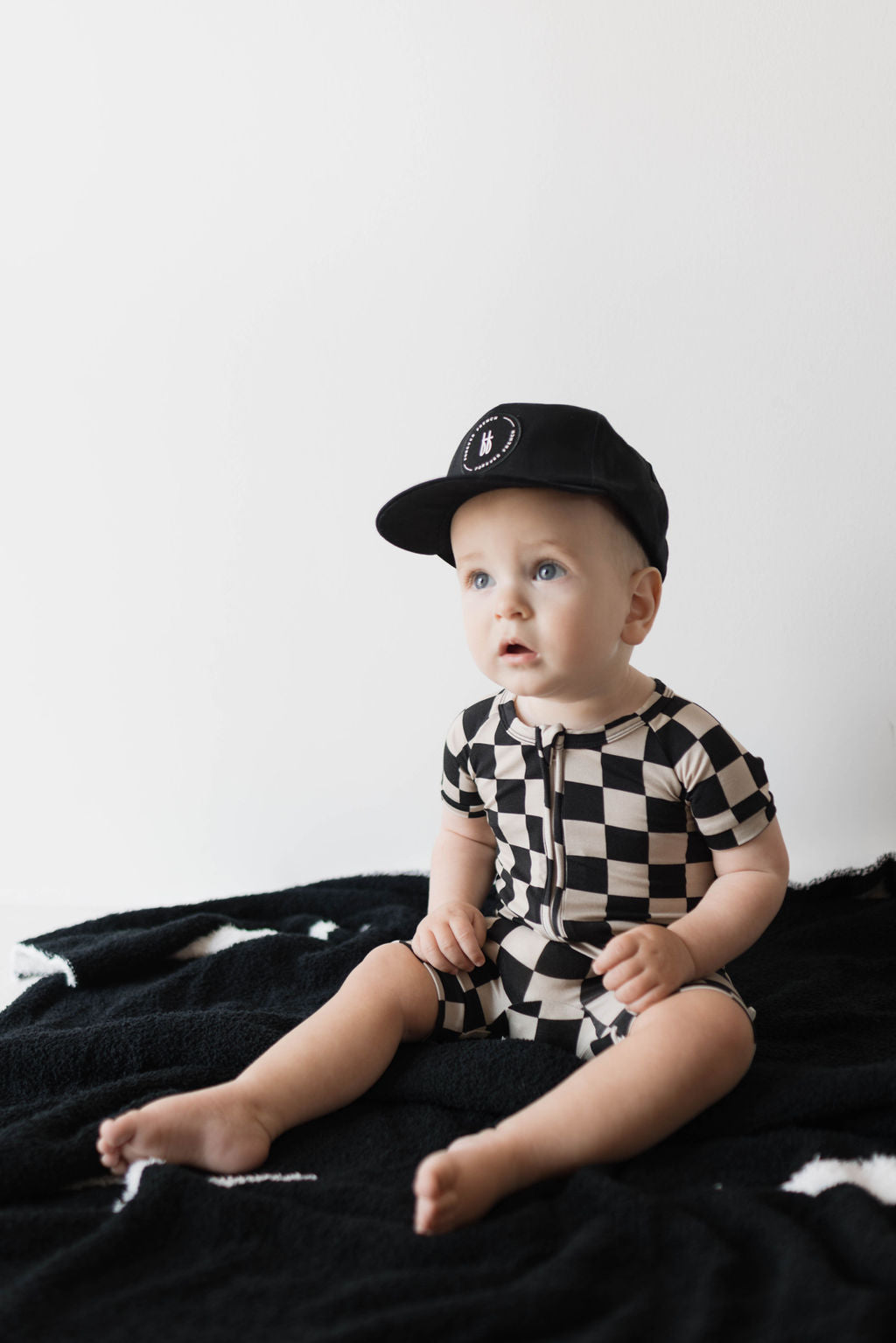 Shortie Bamboo Zip | Black Checkerboard