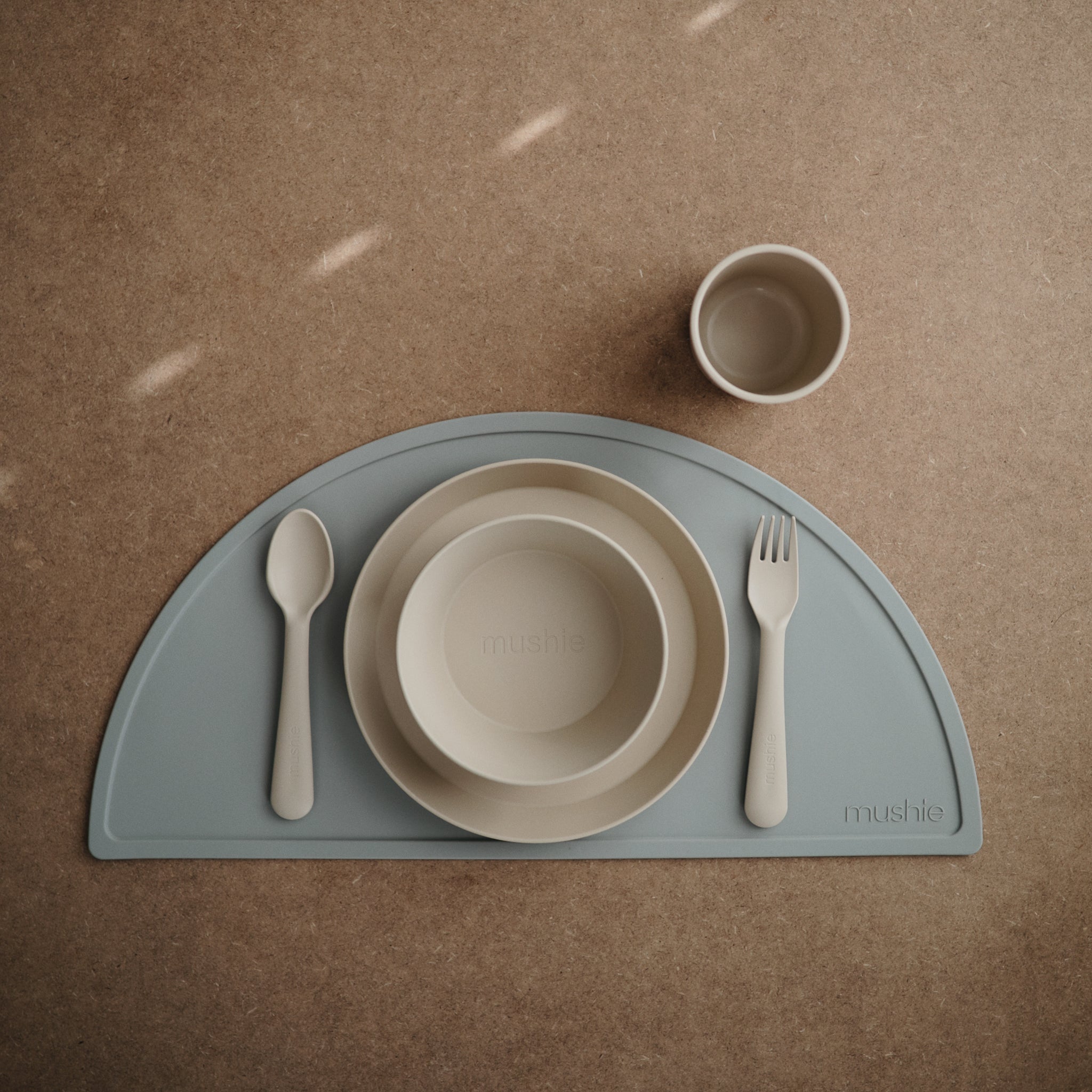 Round Dinnerware Plates, Set of 2
