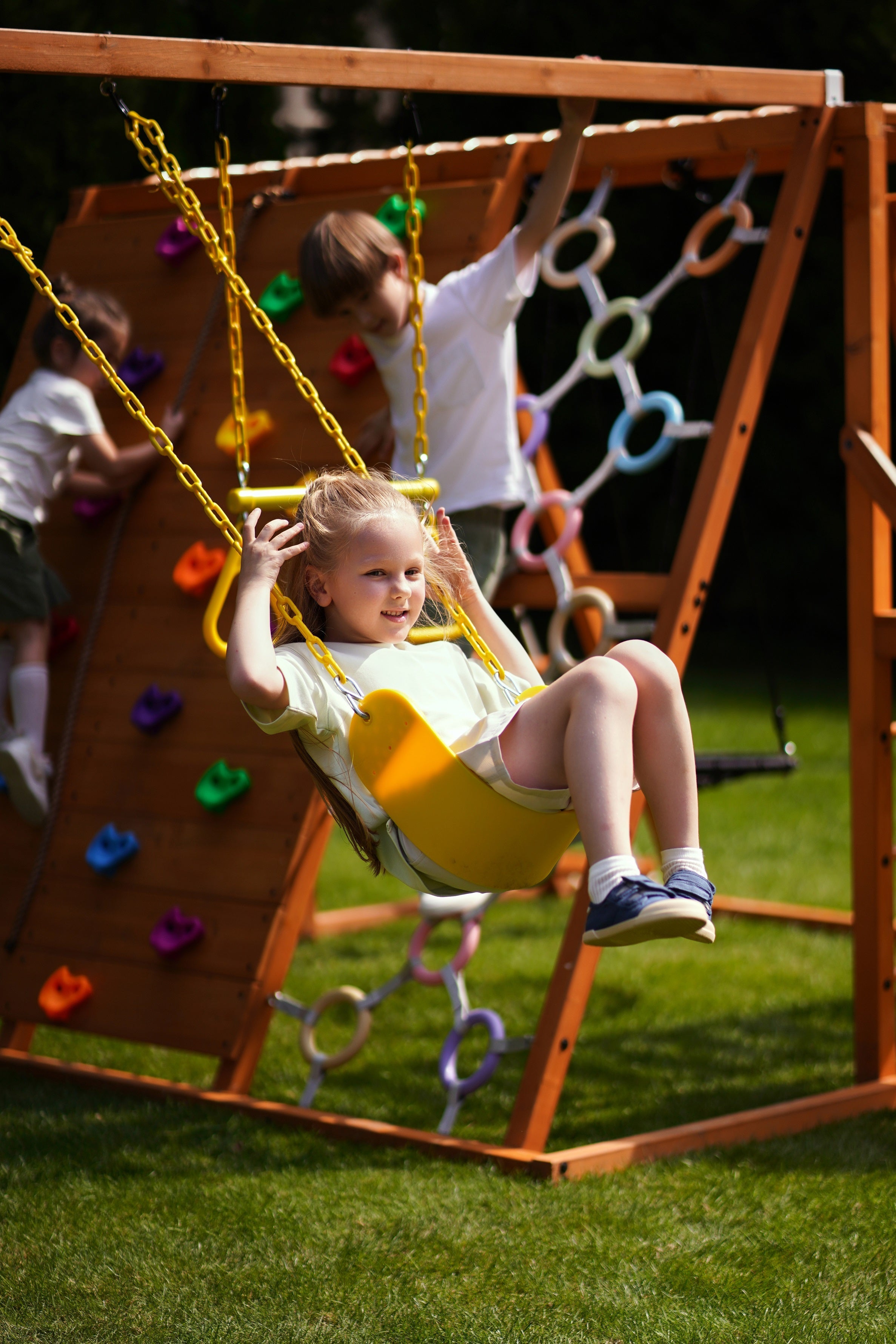 Sycamore - Backyard Ultimate Climbing Set with 2 Swings And Trapeze Bar