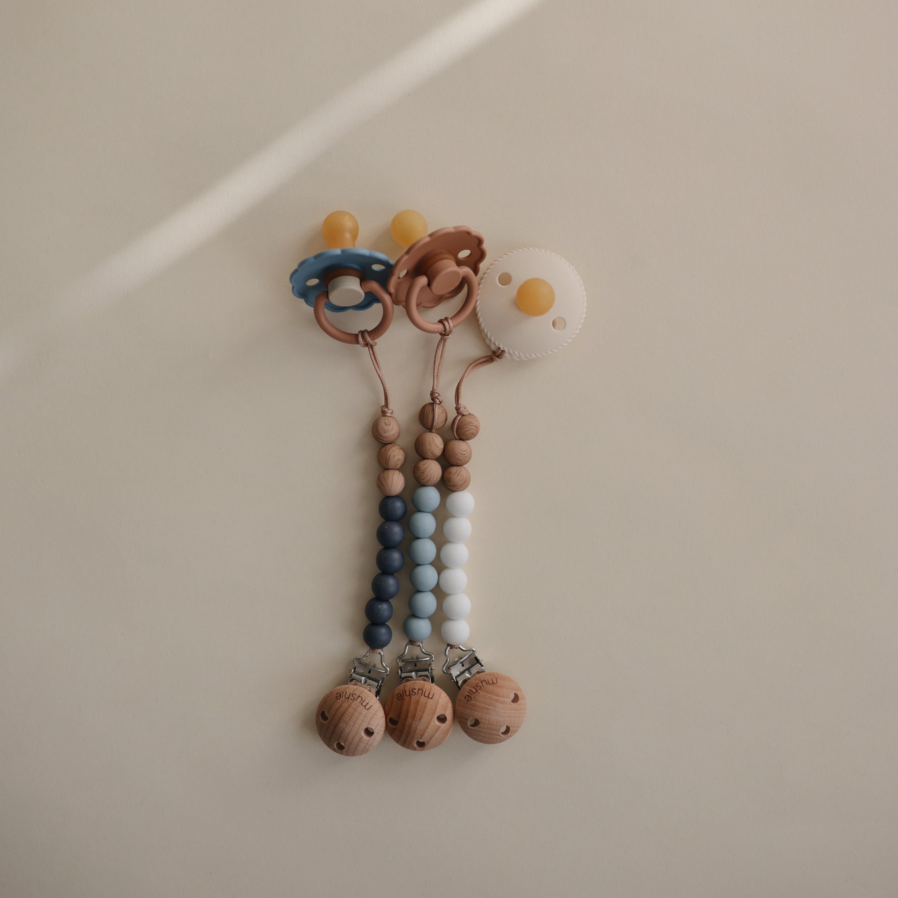 Silicone Pacifier Clip | Eva