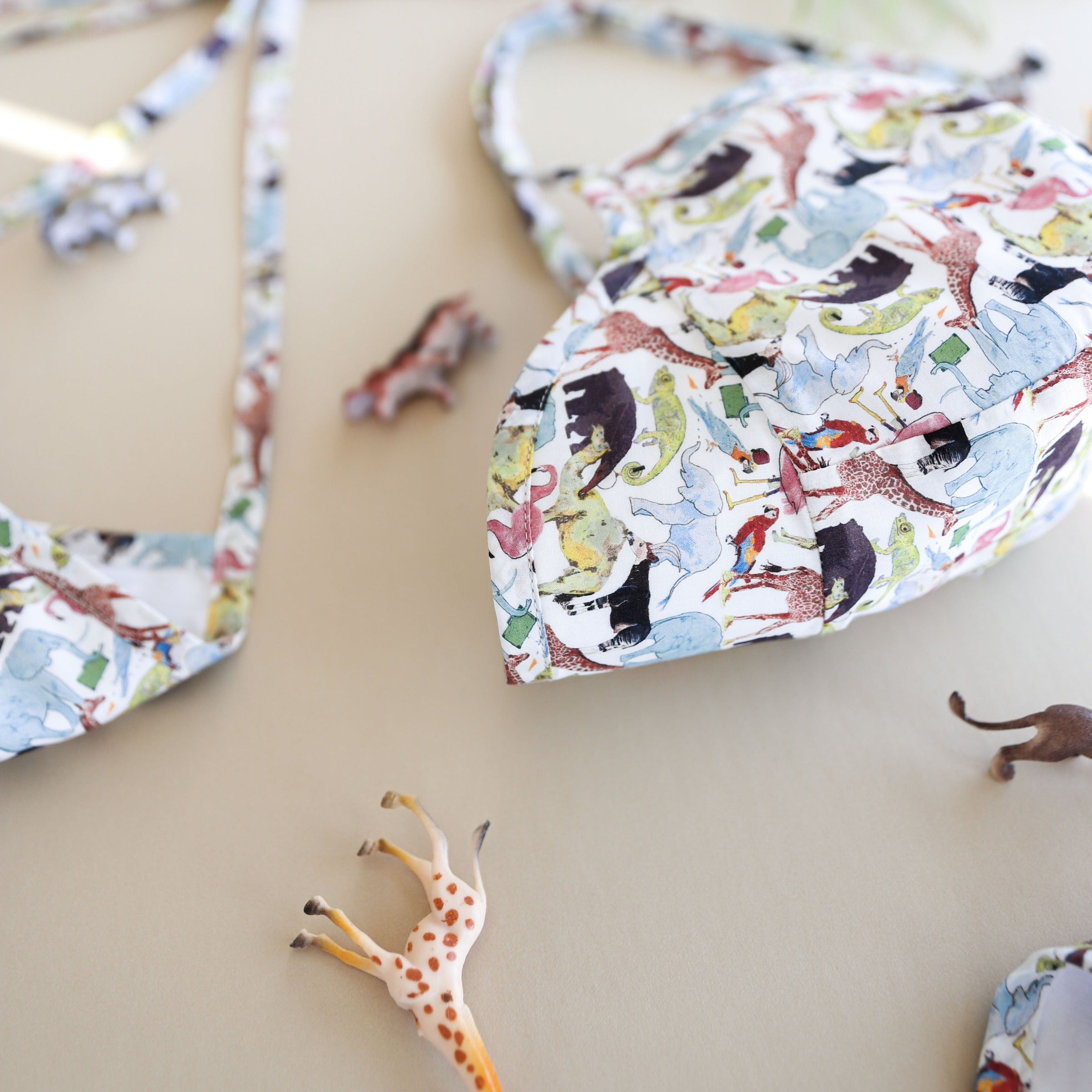 Brimmed Queue for the Zoo Bonnet Cotton-Lined Made with Liberty® Fabric