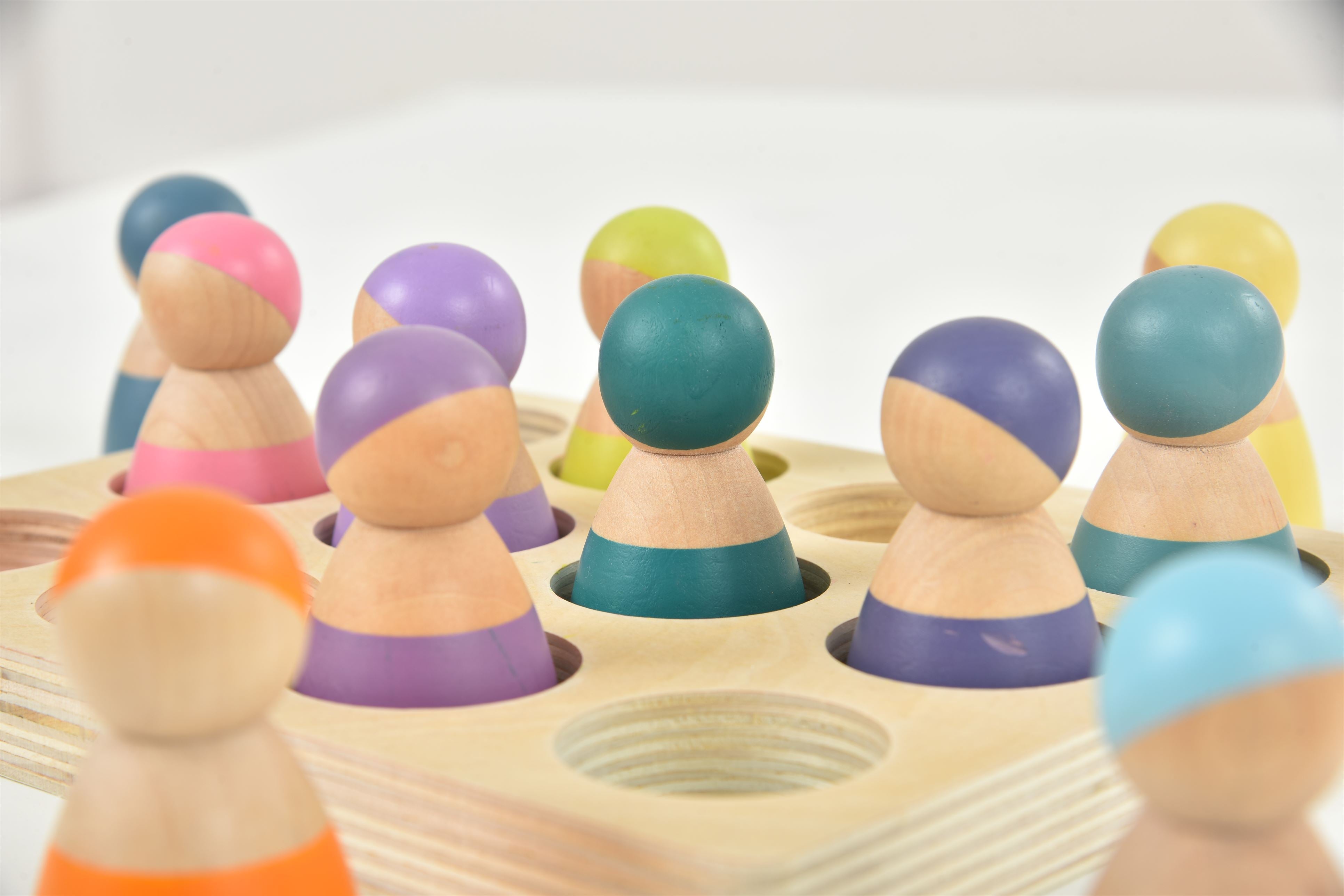 Wooden Rainbow Peg Dolls Figures 12 Piece Set