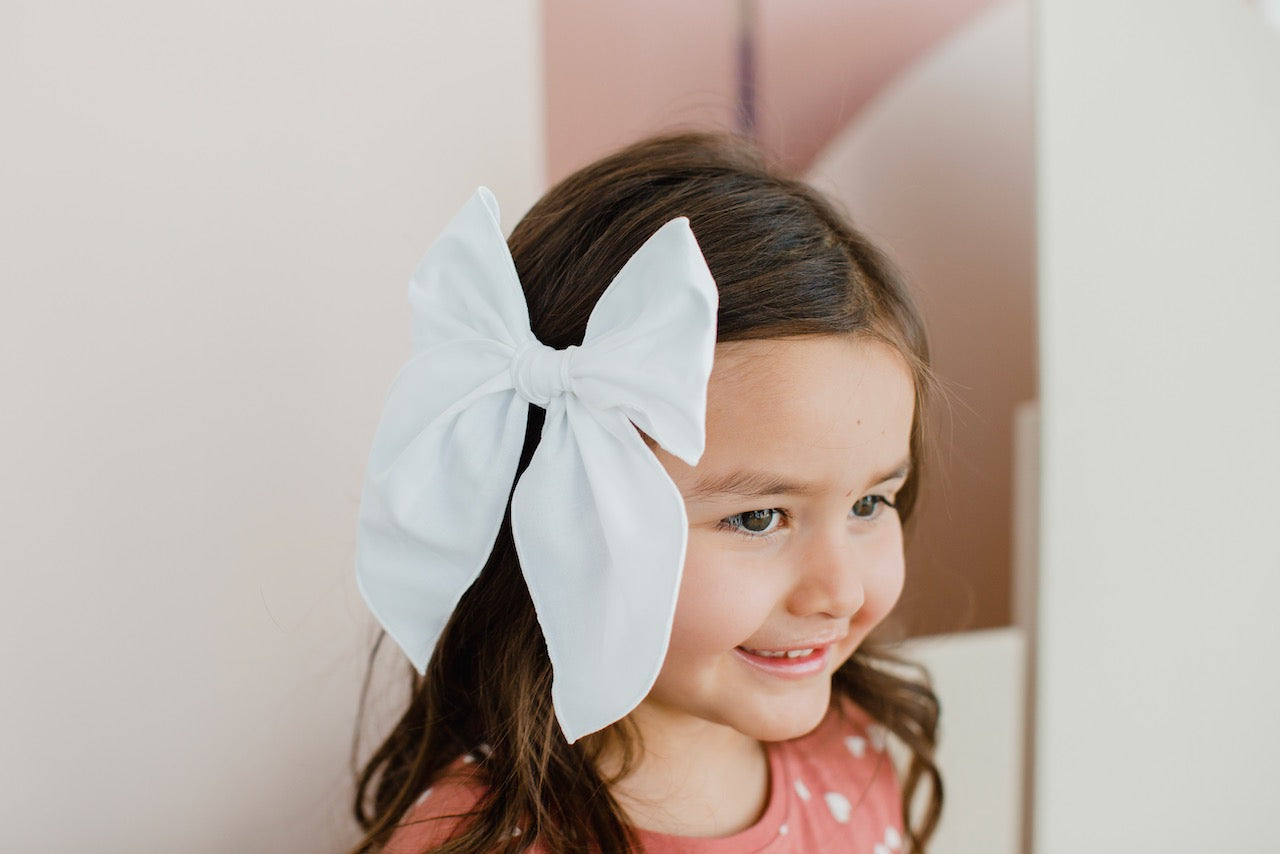 True White | Party Bow