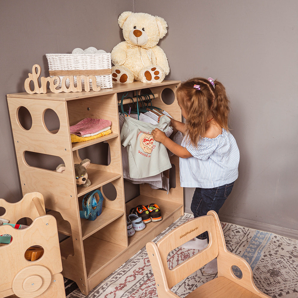 Montessori Closet