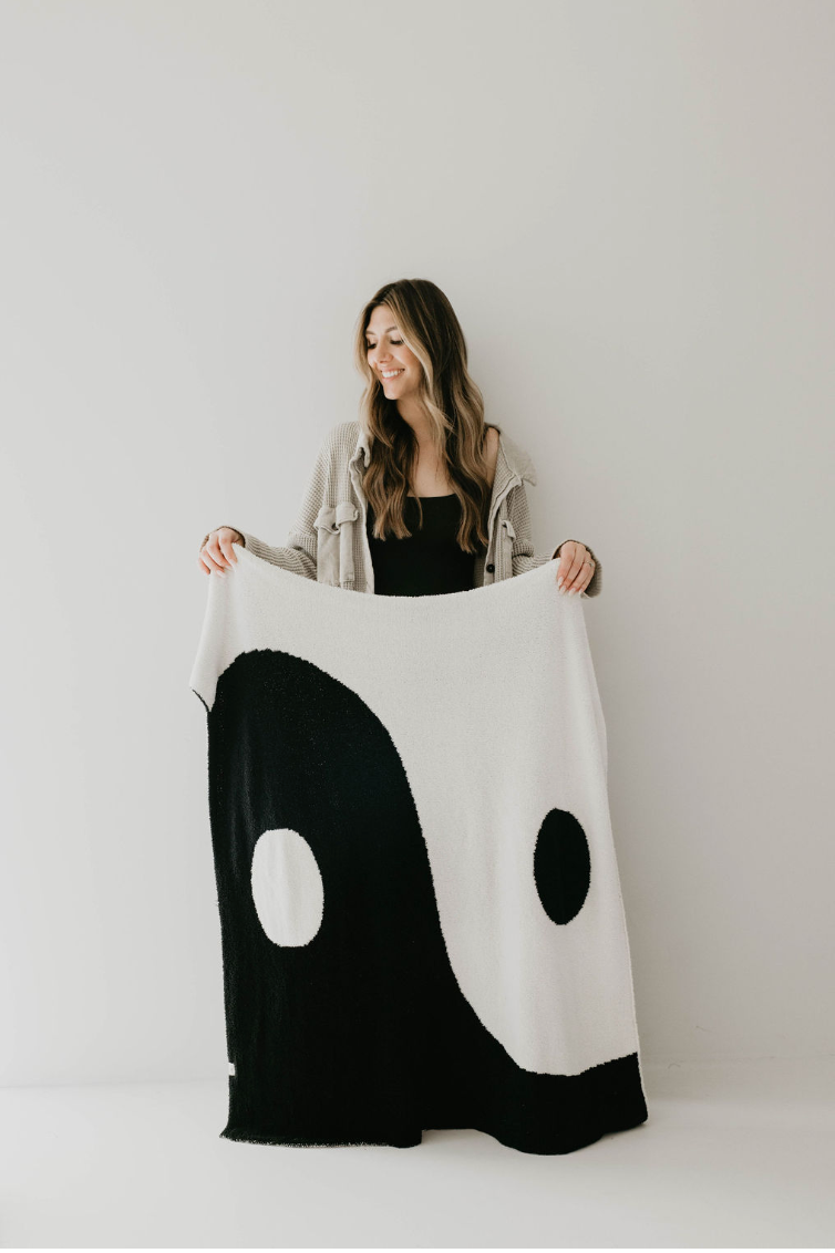 YIN YANG  ☯︎ | Plush Blanket