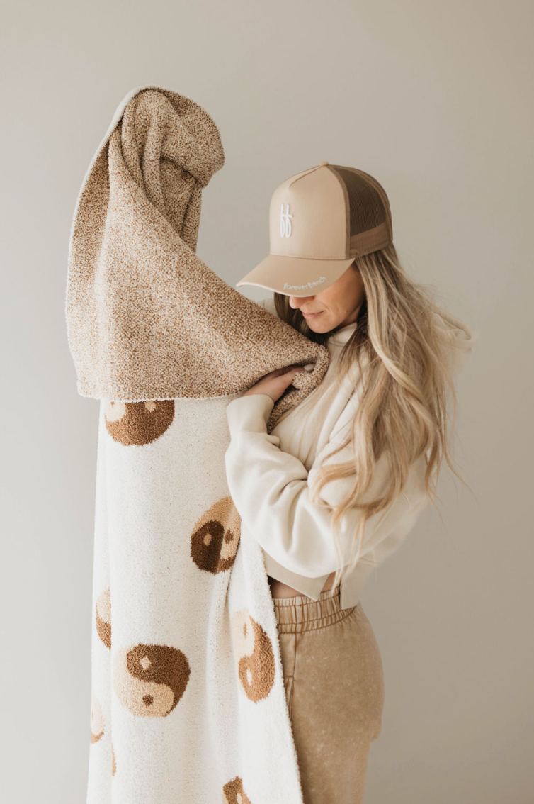 Brown Sugar Yin Yang | Plush Blanket