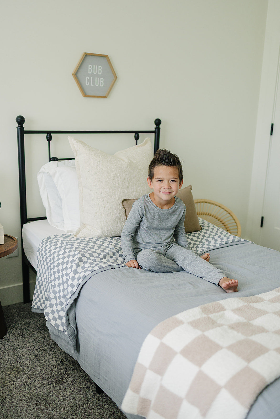 Dusty Blue Wavy Checkered Twin Muslin Quilt