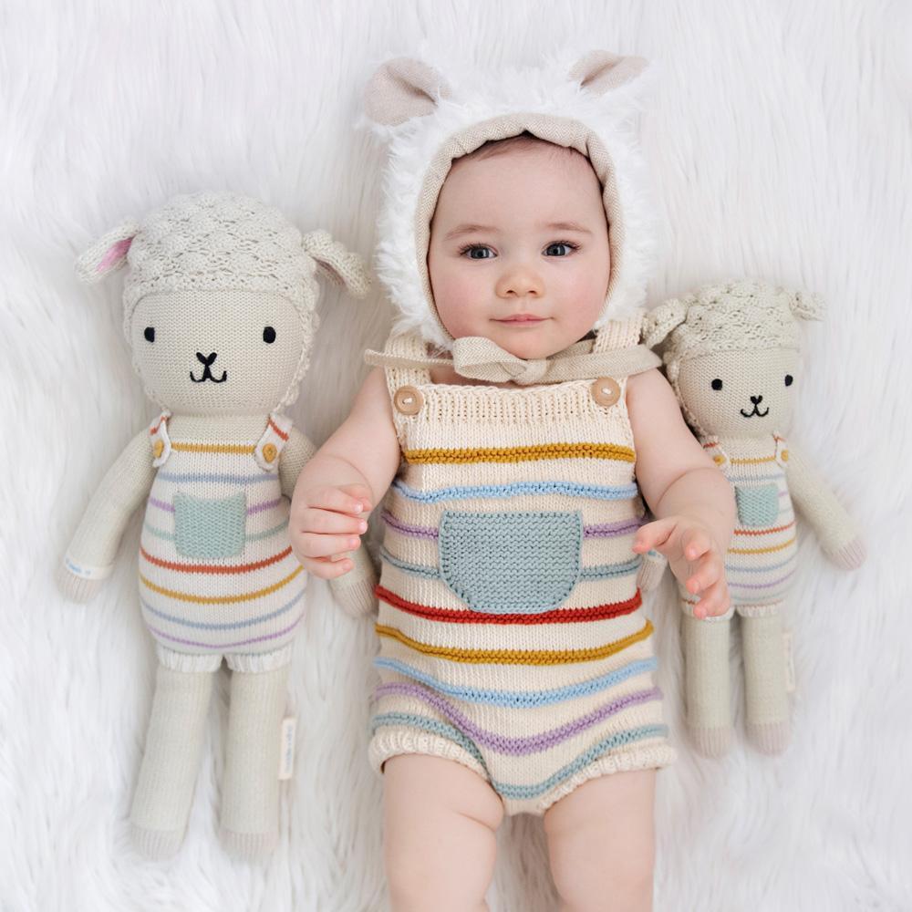 Avery the lamb - cuddle+kind - Why and Whale