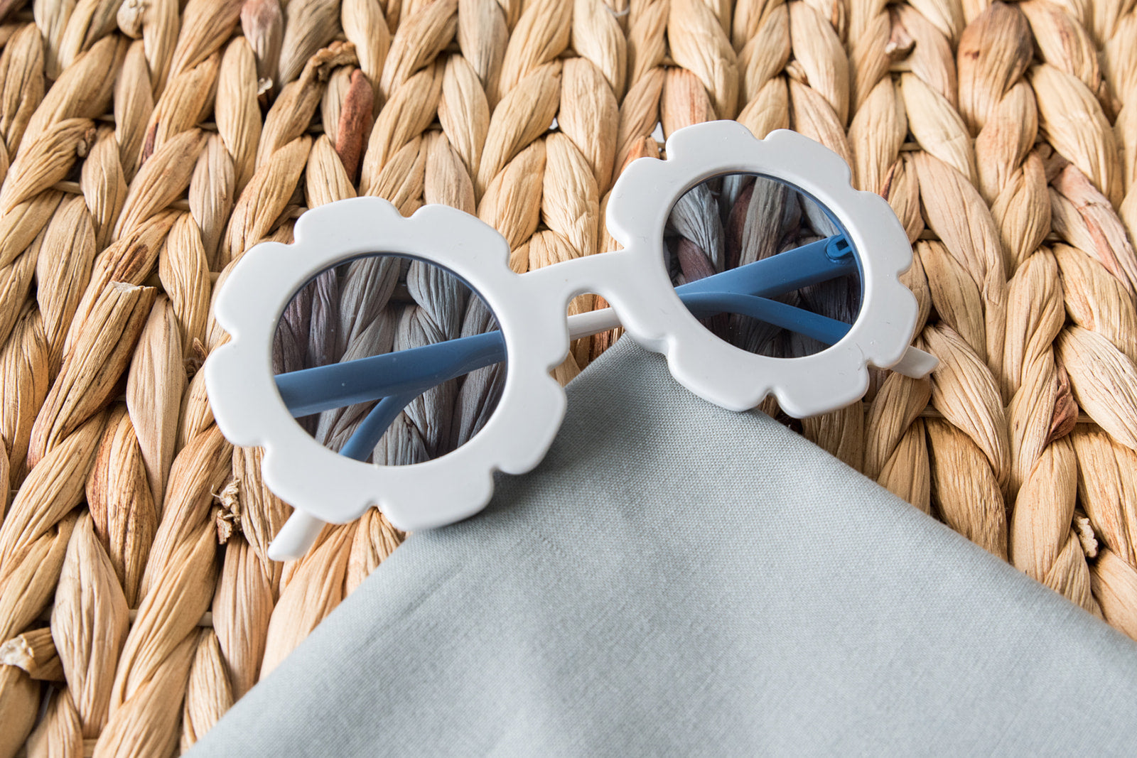 Toddler & Kid Daisy Sunglasses - White