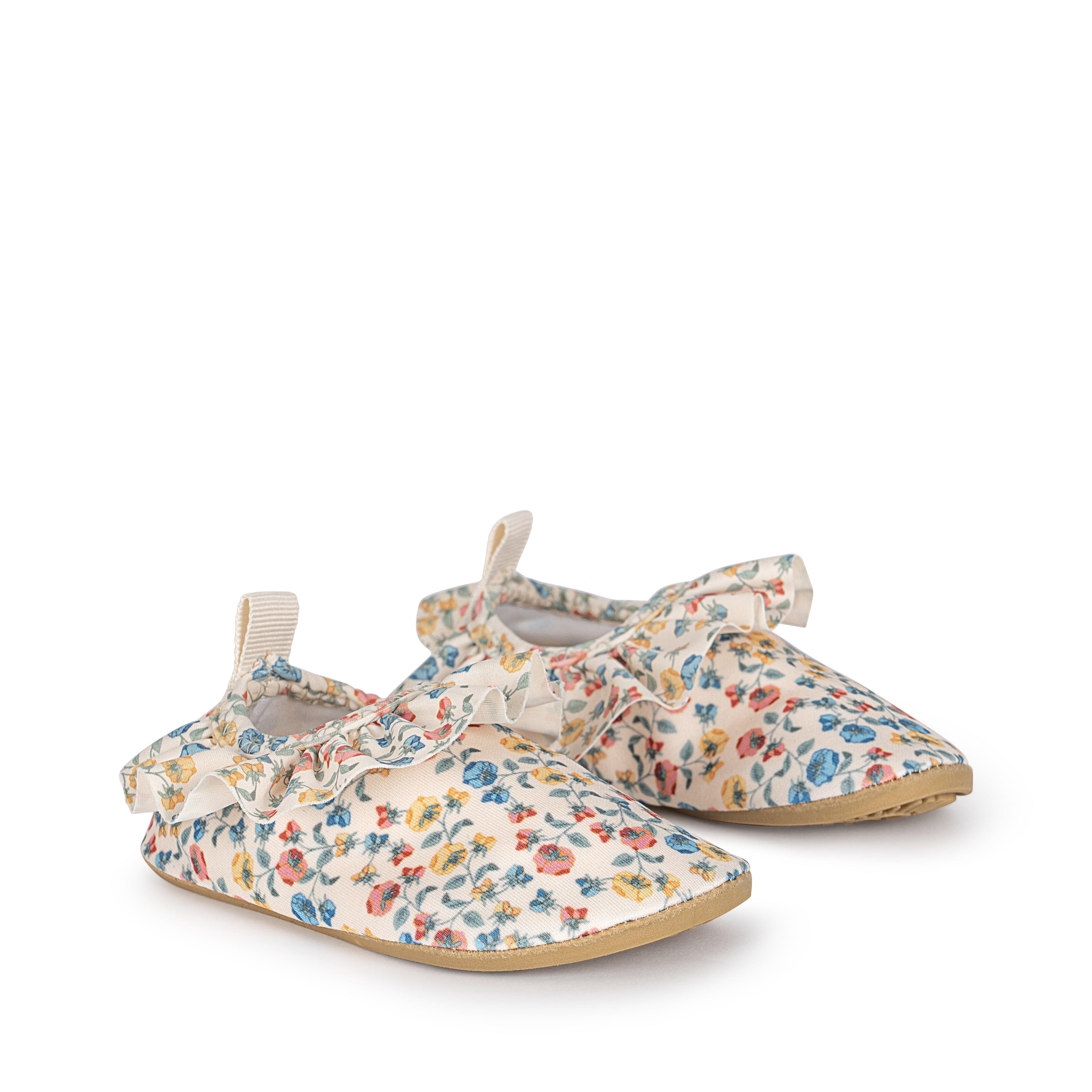 Manuca Frill Swim Shoes - Why and Whale