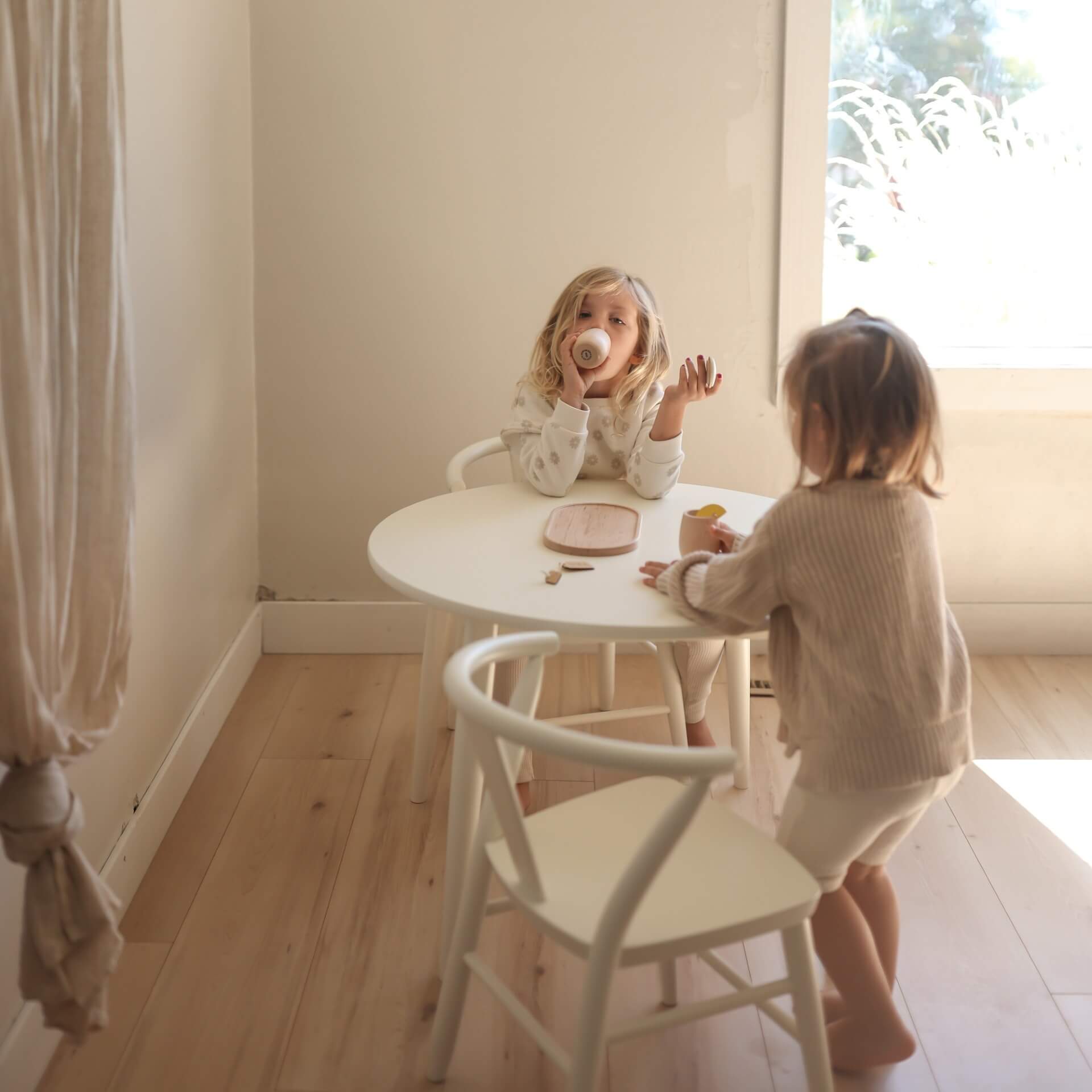 Crescent Play Table, Round