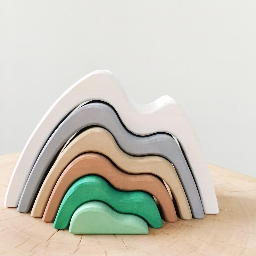 Mountains Small arch stacker - Raduga Grez - Why and Whale