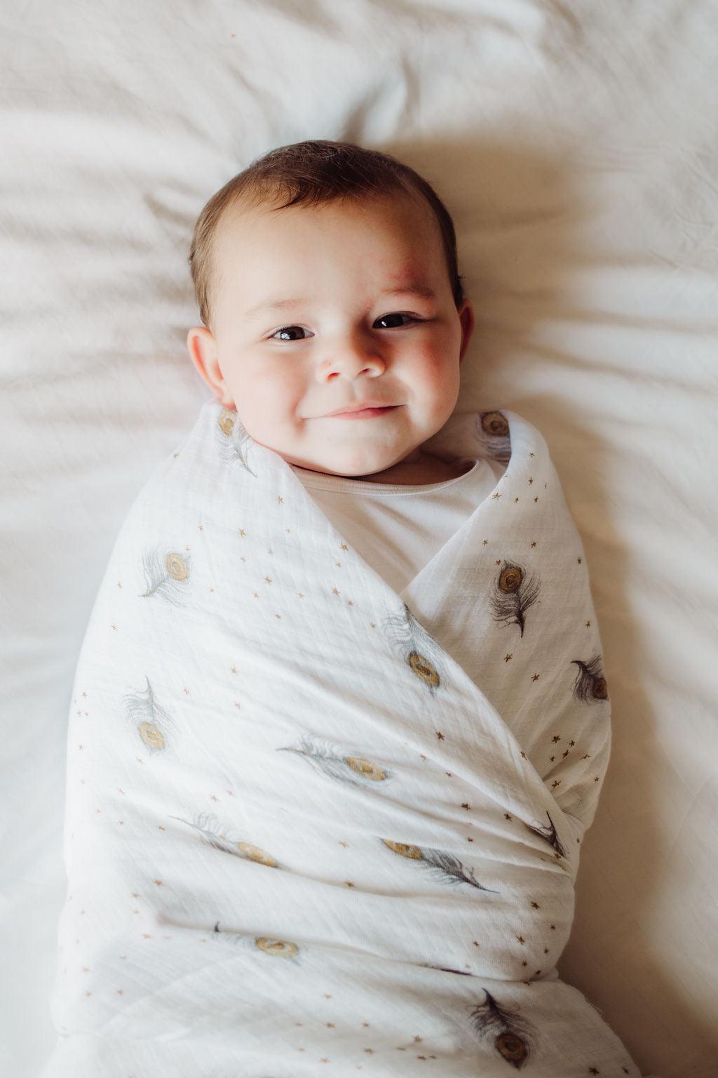 ORGANIC SWADDLE - MAGICAL FEATHERS - Why and Whale