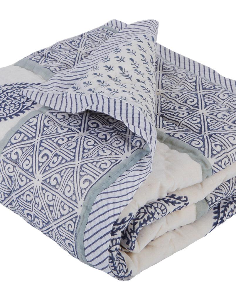 TWIN XL TWIN FORT COTTON QUILT - Why and Whale