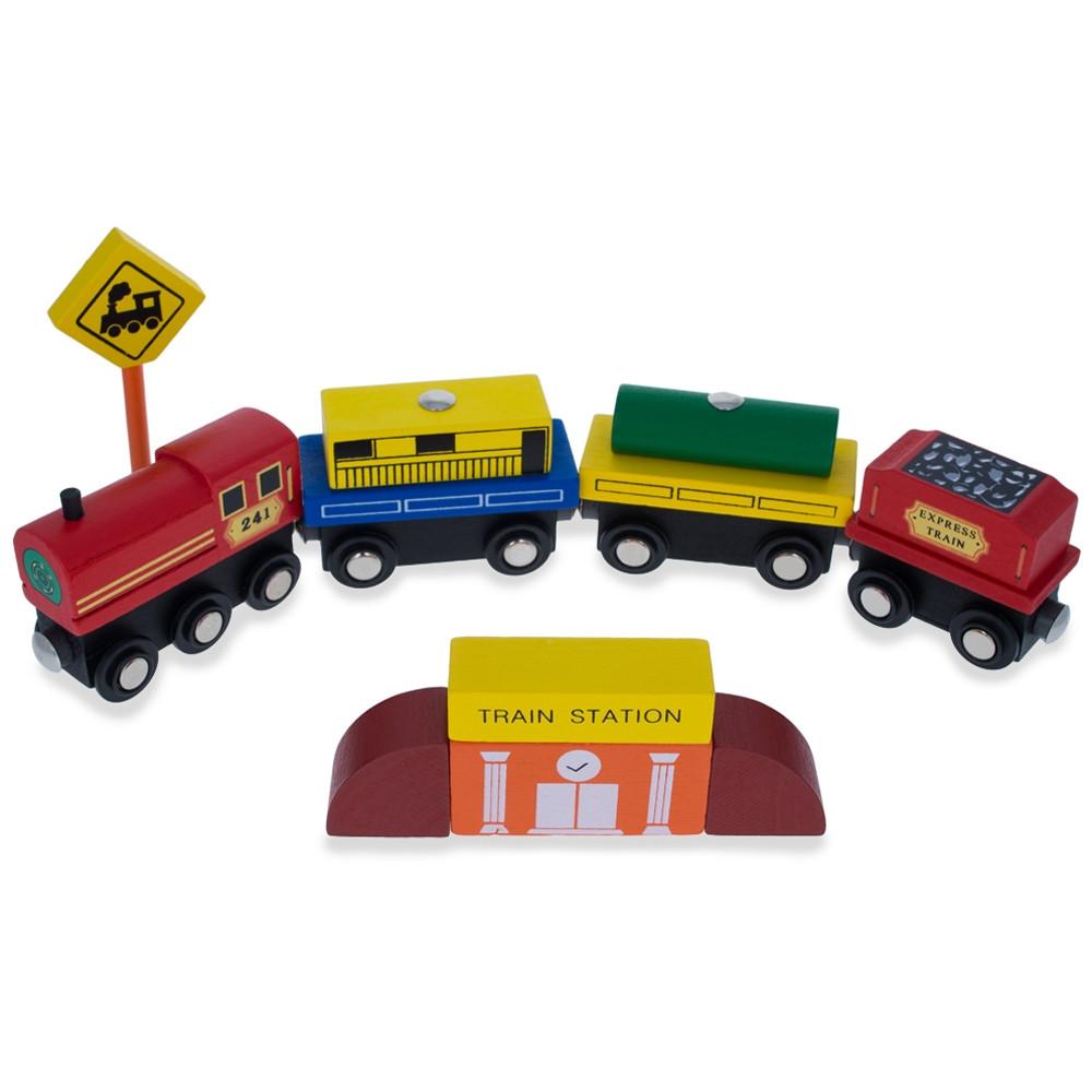 Set of 40 Pieces City Vehicles, Buildings, and Signs Wooden Blocks